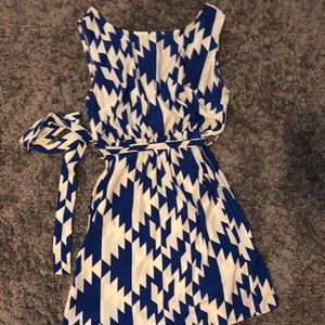 White and Navy geometric short dress